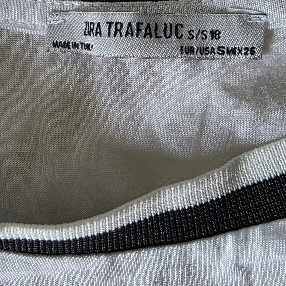 Zara Trafaluc Fitted  White Crop Short Sleeve Plain T-shirt S - Picture 5 of 5